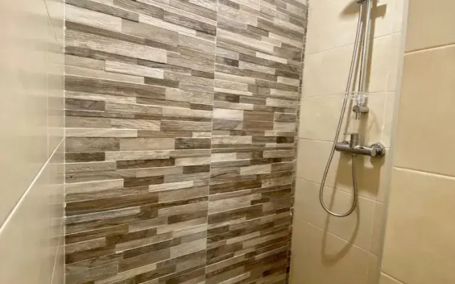 Centric and Modern Penthouse Close to Amenities