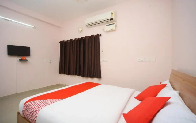 OYO 15517 Kms House
