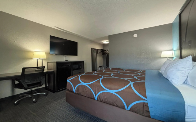 Super 8 by Wyndham Belleville St. Louis Area