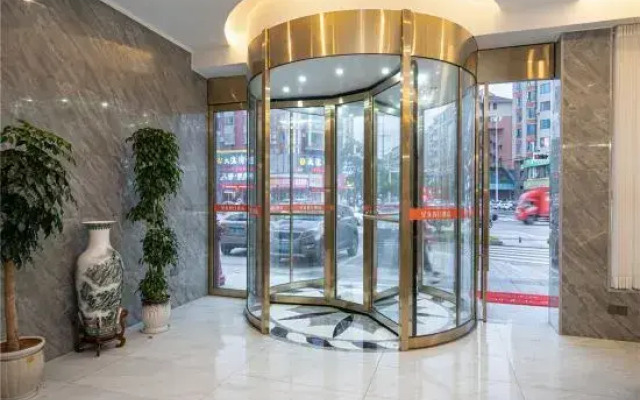 Xinglong Holiday Hotel (Liling Liquan Road Railway Station)