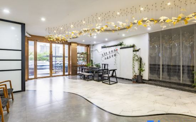 Yixuan Hotel (People's Square, Xiaoshan, Hangzhou)