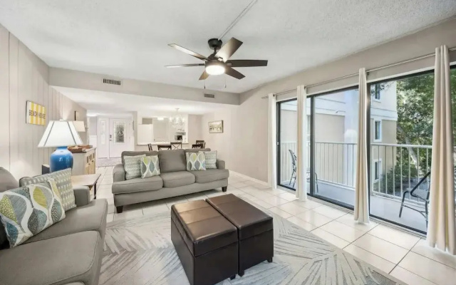 2070 Beachwood