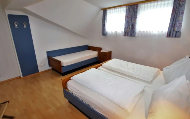 Spacious Apartment in Sankt Kanzian near Lake Klopein
