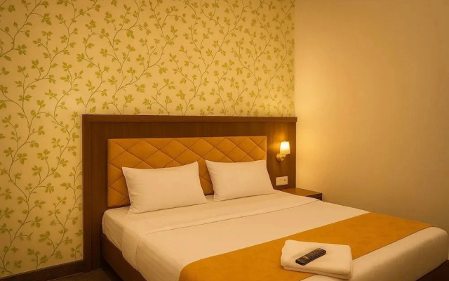 Glitz Saineel Executive Near Juhu Beach