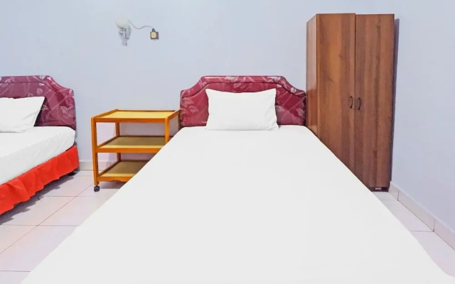 Hotel O Wisma Arwini Syariah Near Benteng Balangnipa