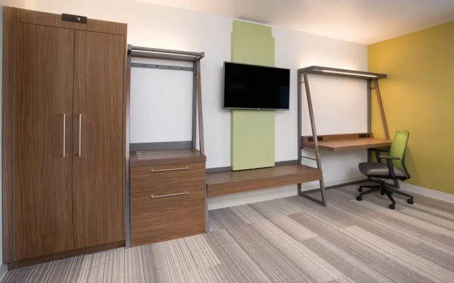 Holiday Inn Express & Suites Raymondville by IHG