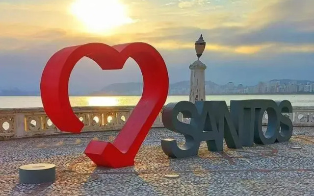 Sala living em prédio Familiar na Av da Praia