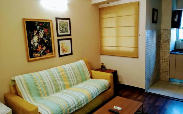 Studio Apartment with Green lawns