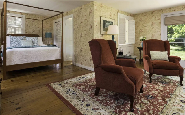 Ashley Manor