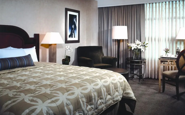 Renaissance Los Angeles Airport Hotel