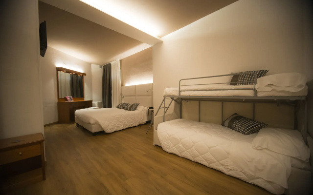 Hotel Everest