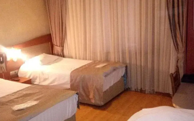 Martin City Hotel