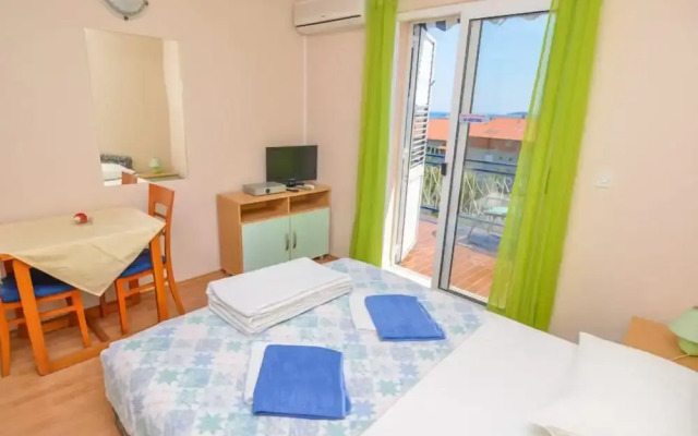 Studio Apartments Lulak