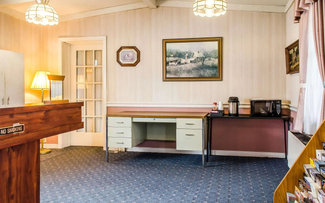 Rodeway Inn Akron