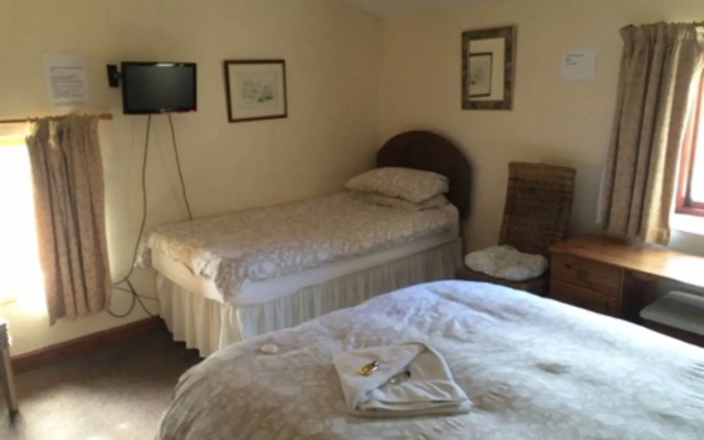 Fox & Hounds Inn