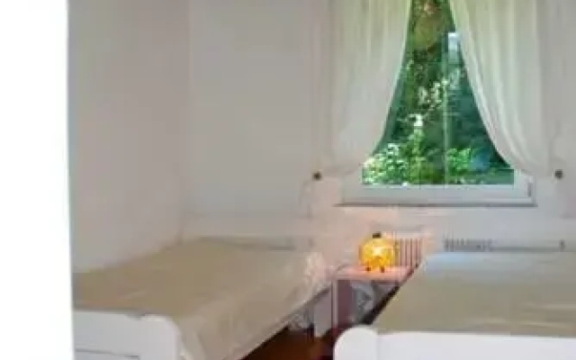 Apartment Sternentor
