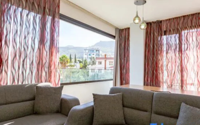 City Centre Apartment Templos by HolidayKeys