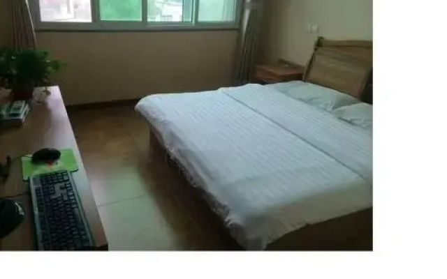 Shengyuan Express Hotel (Laishui Bus Station)