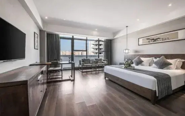 The Yi hotel