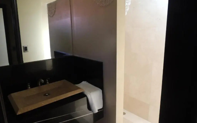 1915 Inn & Suites