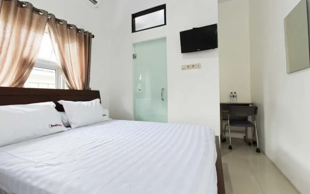 RedDoorz Near Sudirman Station