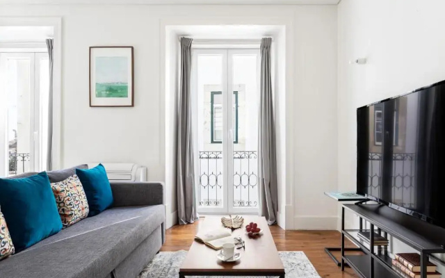 Altido Elegant Bica Apartment In Historical Centre