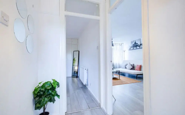 Kilburn Private Family Apartment