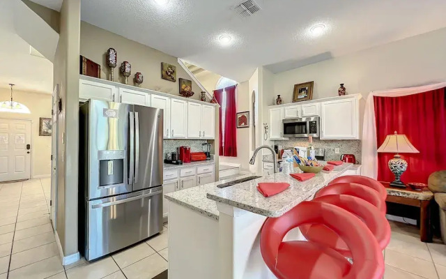 Scuttle Vacation Pool Home W Spa