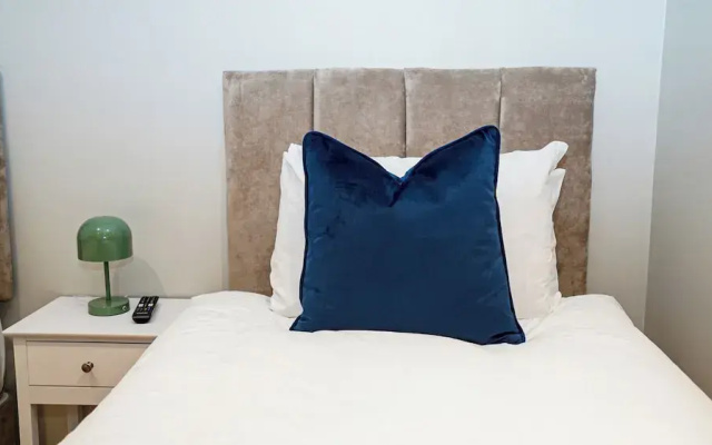 Wisteria F2 - single beds