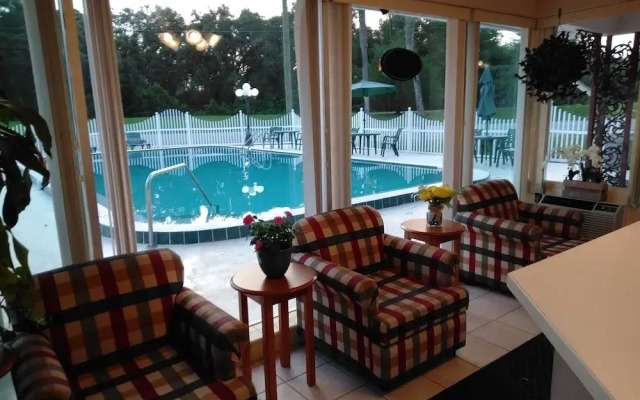 Carriage Inn Motel
