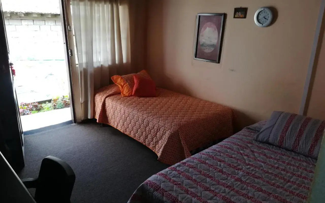 Montano Camping  Hostel
