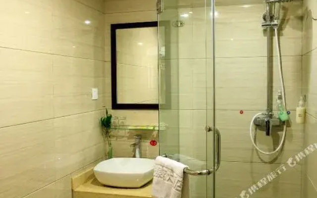 Quanming Hotel