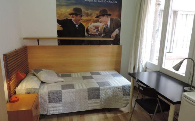 San Marius Muntaner - Hostel комната для гостей
