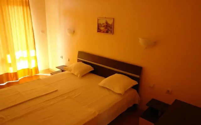 Gardenia Apartments