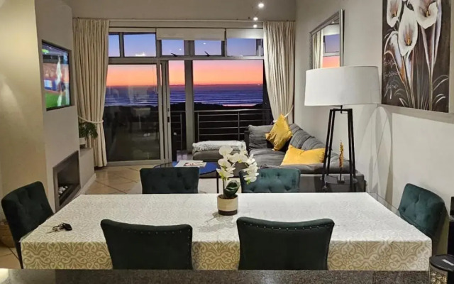 Beachfront 3-bedroom with Robben Island views