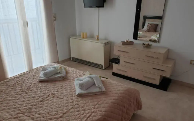 Great Sea-view 2BD Apartment @ Paros