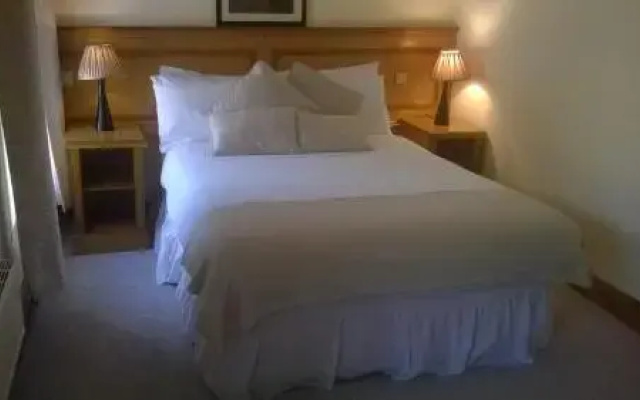 Hibernian Hotel