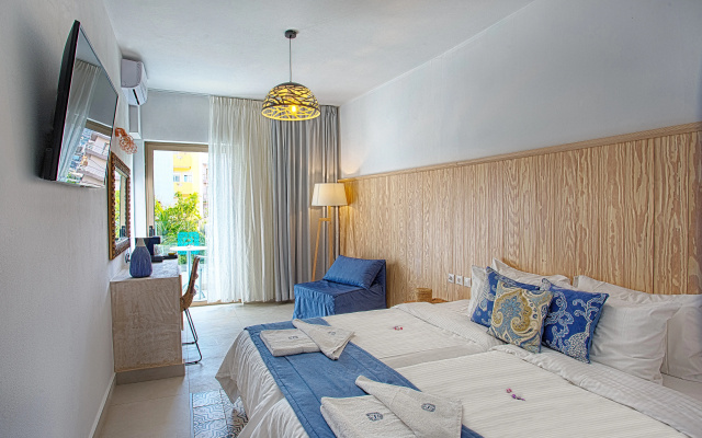 Serenity Spritz Hotel - Adults Only