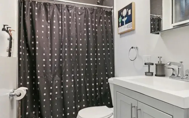 Delightful 1BR - Ashland BW