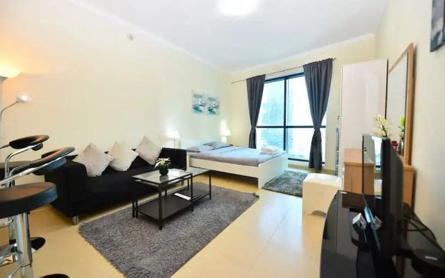 Silver - Modern Studio with lake view