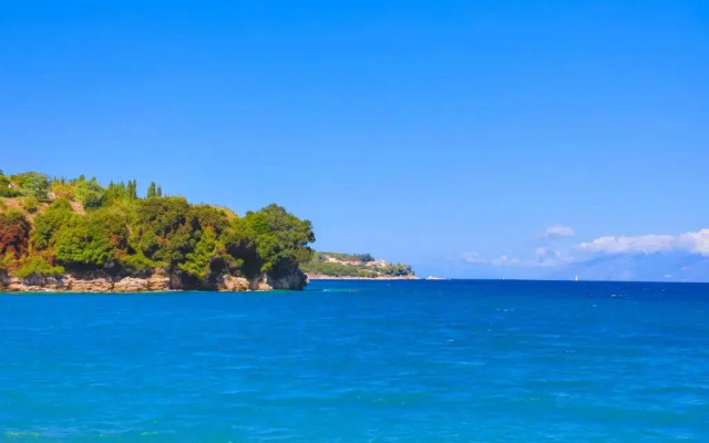 Cochelli Lower Pool Walk to beach WiFi AC
