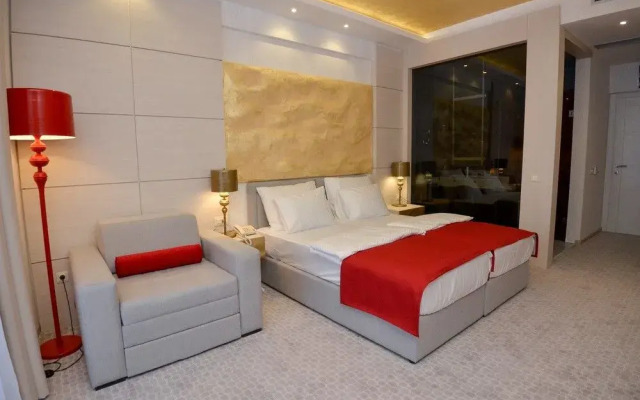 Hotel Atina by ENTOPYA