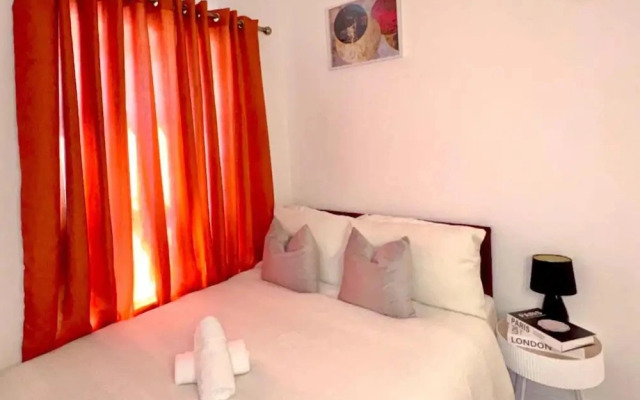 Apartment Sleeps 4 With Garden & Wifi