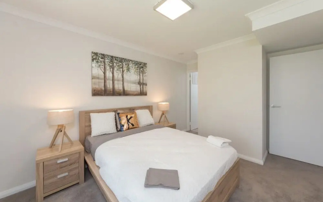 Lakeview Apartment Suite 19