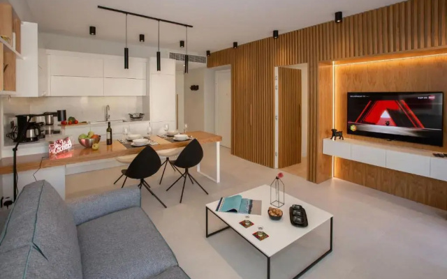 Acropolis Golden Suites by GHH