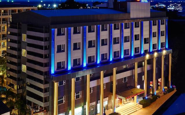 Nova Platinum Hotel вид на фасад