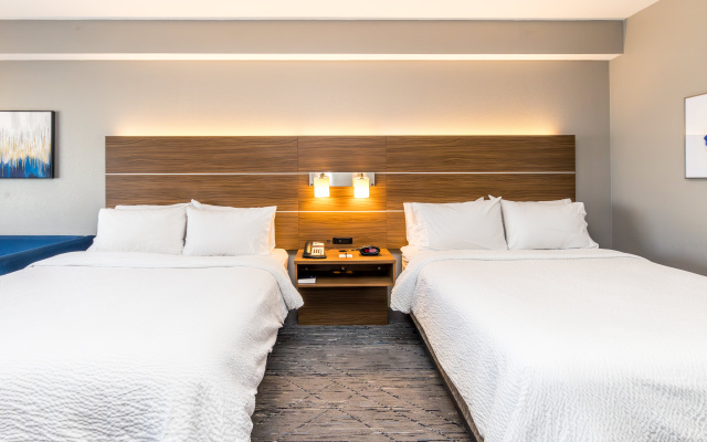 Holiday Inn Express & Suites Louisville Downtown by IHG