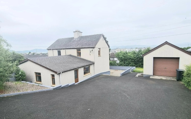 Ardaravan Townhouse, Buncrana by Wild Atlantic Wanderer