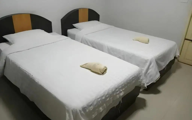 Charoen Apartment Trang