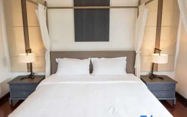 Premium Villa Baan Kinlom Chomlay